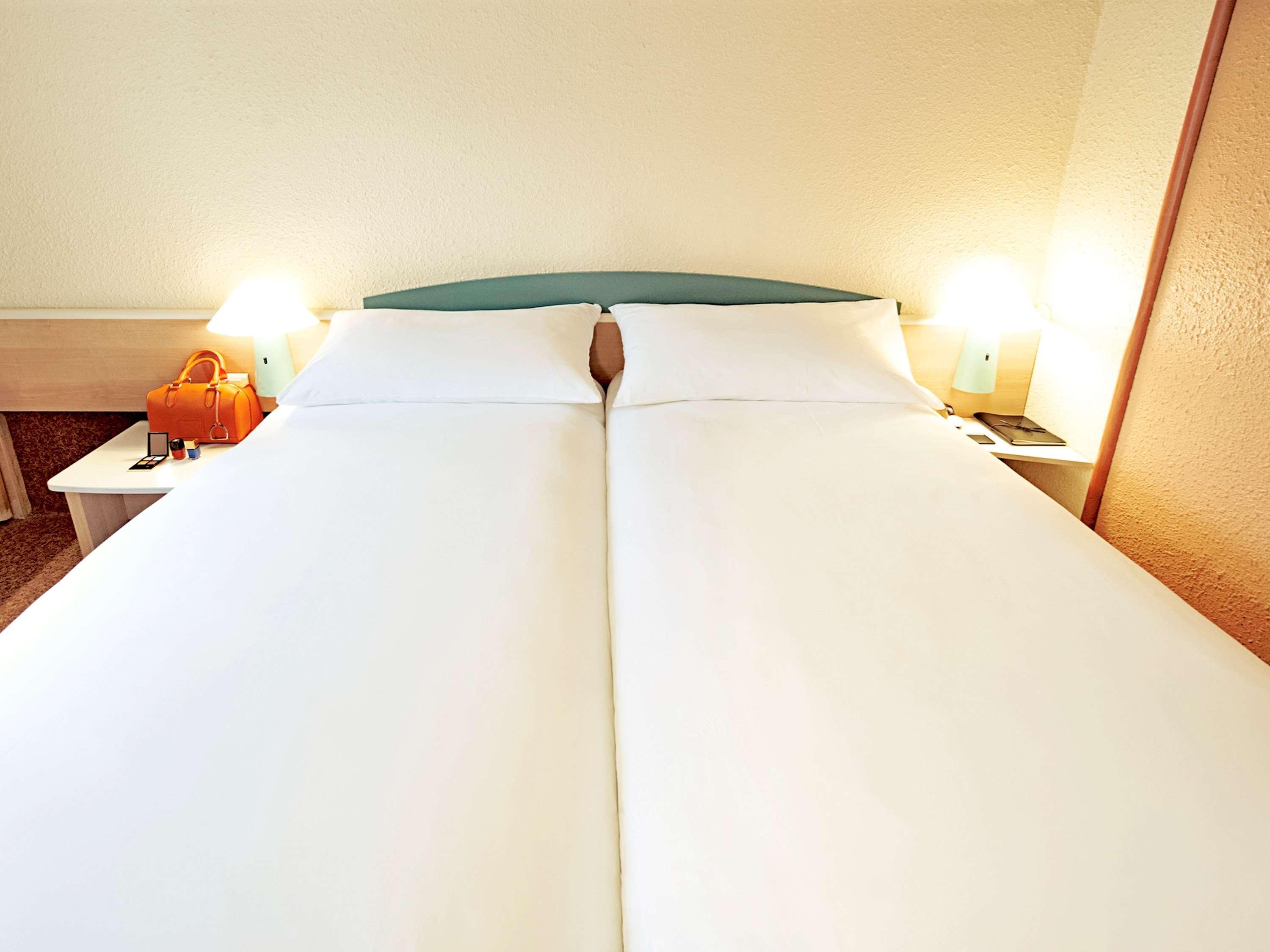 Hotel Ibis Granada Esterno foto