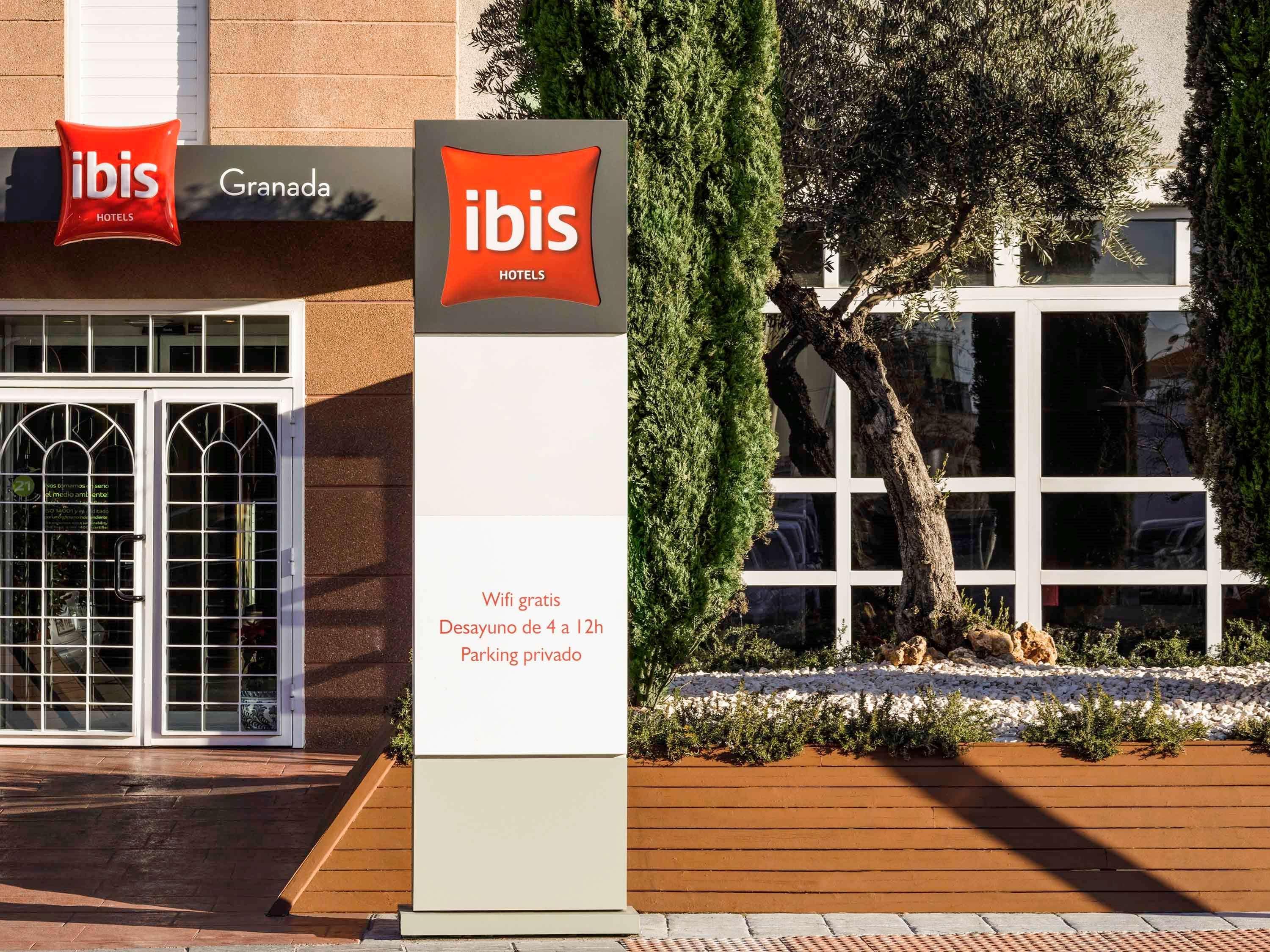 Hotel Ibis Granada Esterno foto